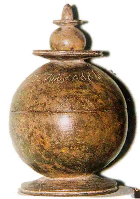 陶瓷考古：外来文化对唐代巩义窑陶瓷制作的影响