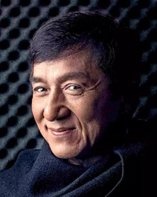 成龙70岁生日这天，明星大腕纷纷发祝福，网友：娱乐圈突然变和谐