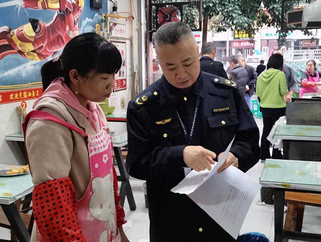 四川金堂县“三个到位”系好网络餐饮“安全带”