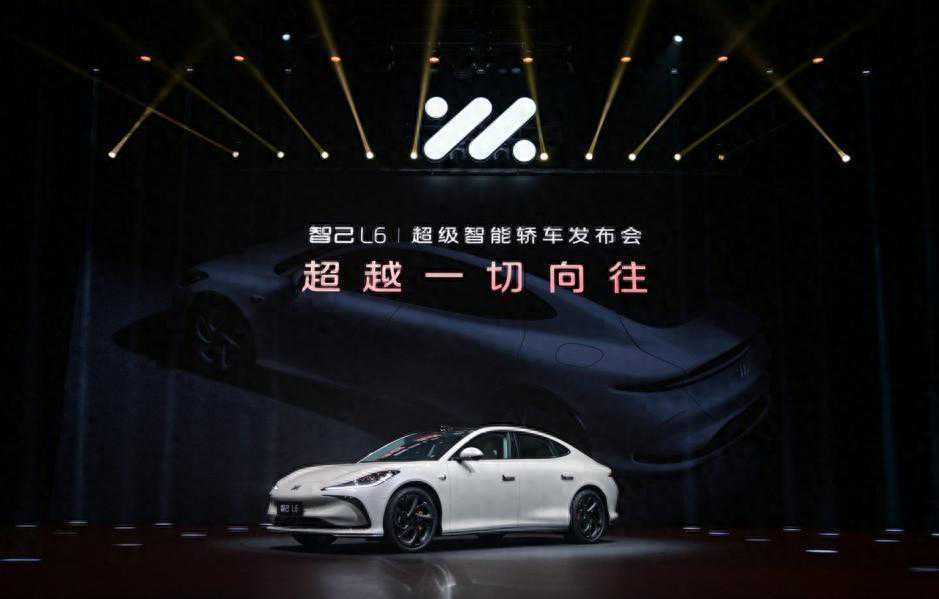 智己“蹭热不成反被骂”，公开道歉热度盖过了L6的两大产品亮点