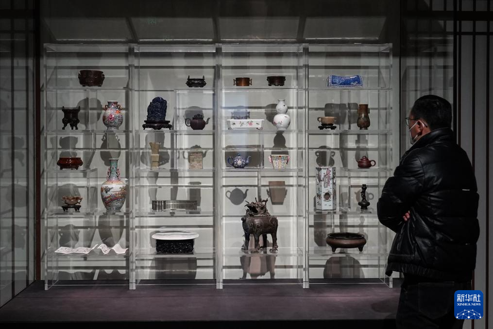 山东晚期铜器展开幕