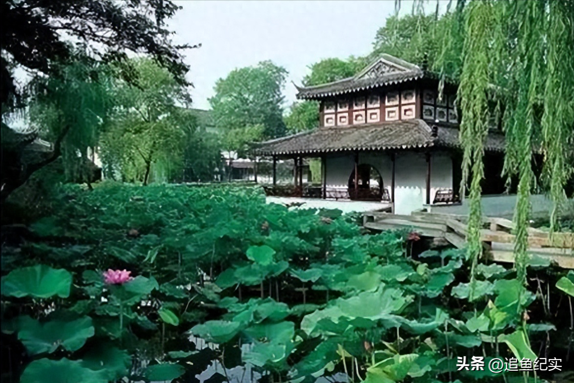 论中国古典爱情戏中后花园的意象