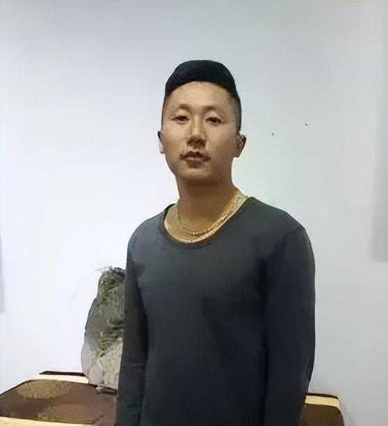 天菁瓷器：翟荣伟，窑变色釉铸瑰宝，成就斐然名远扬