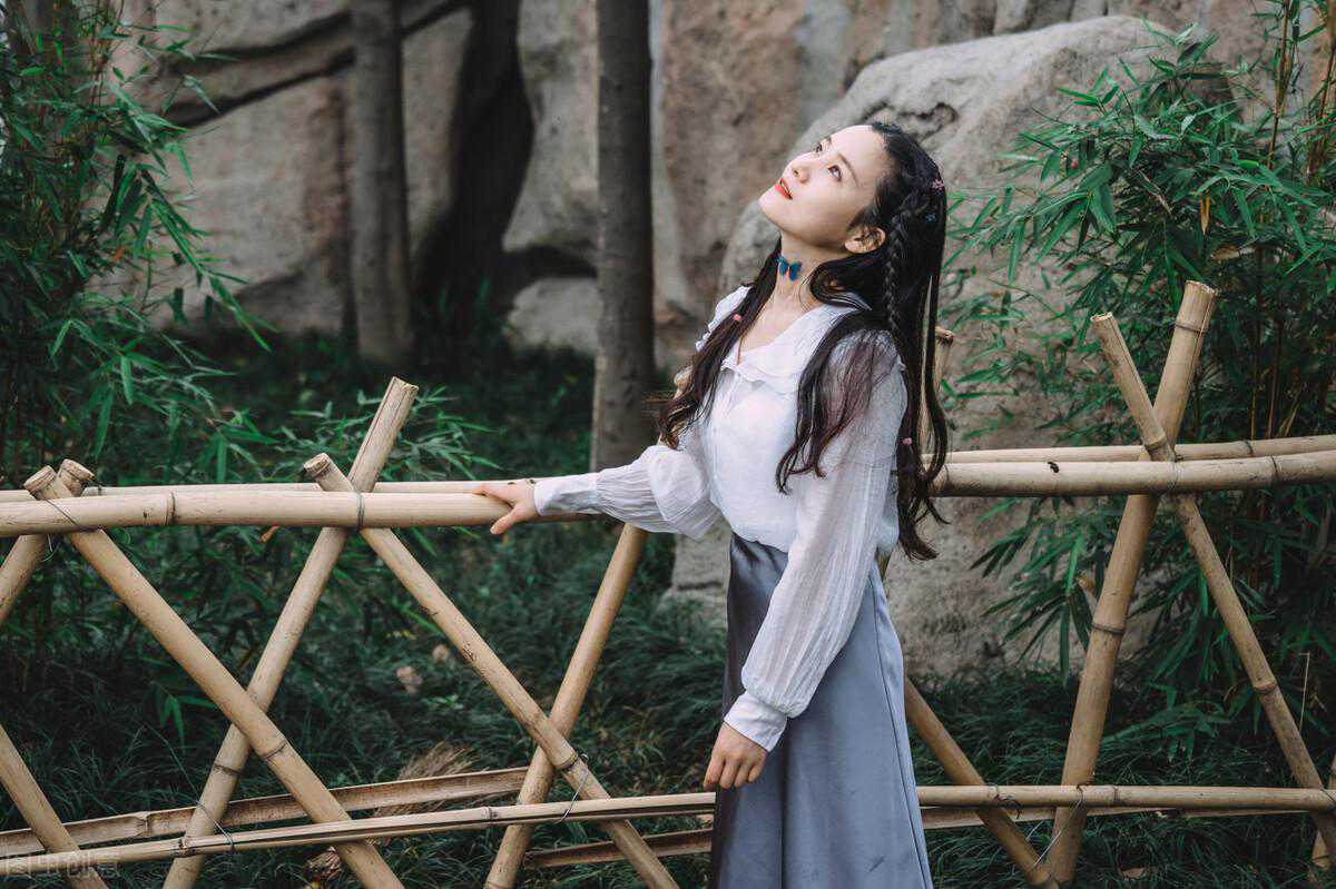 官宦世家的大小姐沦为风尘歌姬，真氏