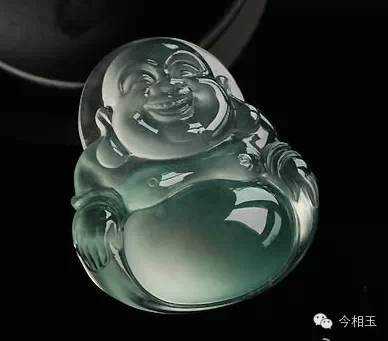 翡翠讲灵性，和田玉重油性