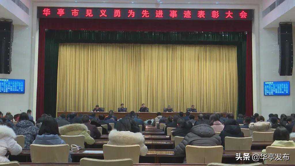 亲家送的瓶子，上面画有多种图案，专家鉴定后：价值3万