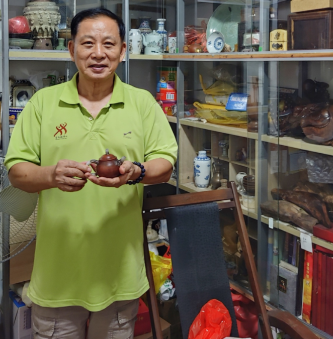 梅县一位大爷，花10万元买“烂笔筒”，以为捡到了宝，事实如何？