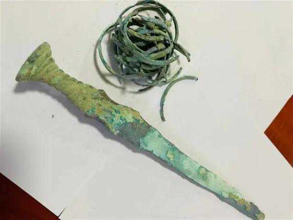 男子路边花5600元买到战国青铜剑！结果太意外