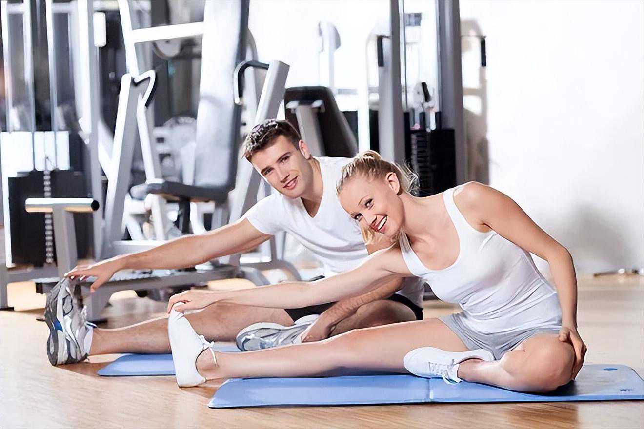 拉伸动作图解大放送，赶紧收藏拉起来