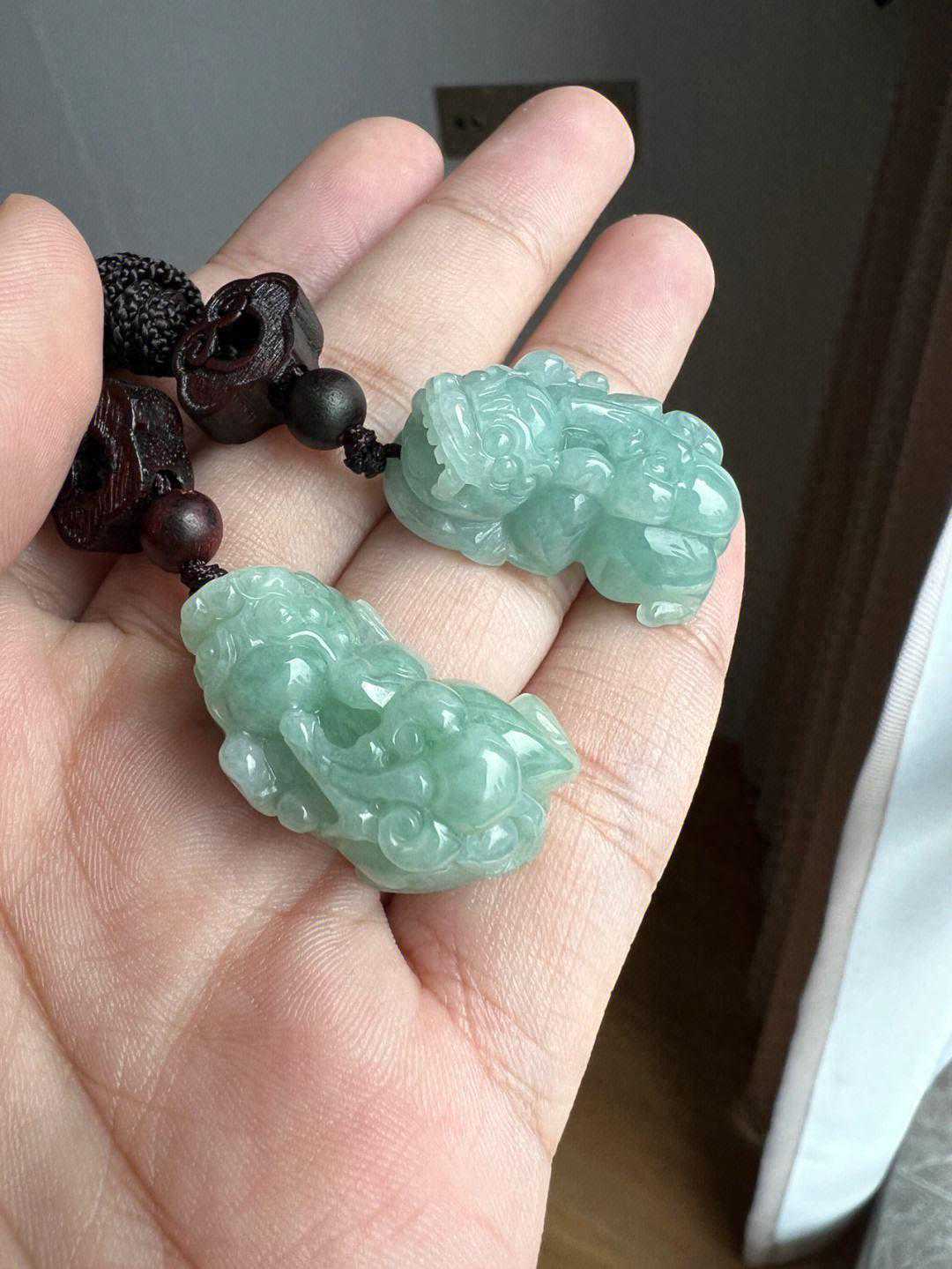 探寻文玩界神秘的稀世珍宝：翡翠貔貅的收藏价值与寓意