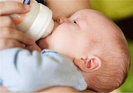 宝宝便秘七天七夜，多喝水？崔玉涛方法更有效，100%的宝妈会收藏