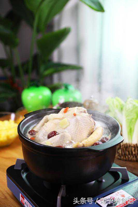 鲜人参炖鸡汤，秋季进补佳品，补元气健脾胃，做法简单，值得收藏