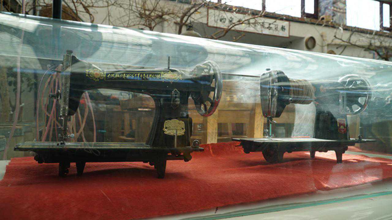 “旧大件”唤醒时代记忆，衣着变迁藏着百姓故事——从“闽宁人家”红色收藏馆看“岁月轻重 ”