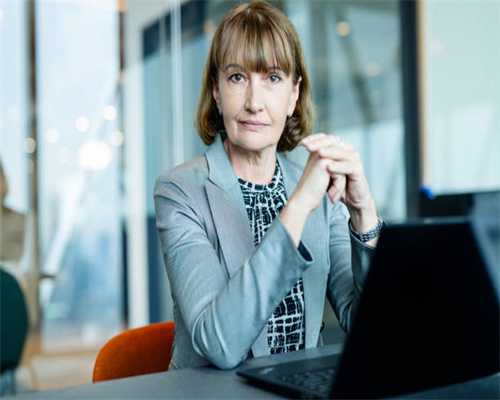 揭秘收藏品高价回收骗局：专忽悠老人，号称半年赚150%