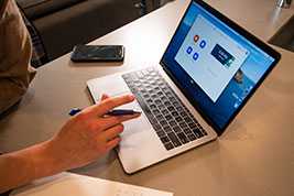 《读者》涨价50%：从6元涨到9元/册，受纸张涨价等影响